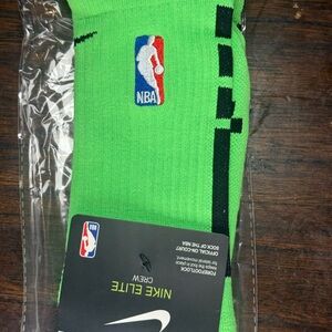 Nike Elite Crew Socks in Bright Green